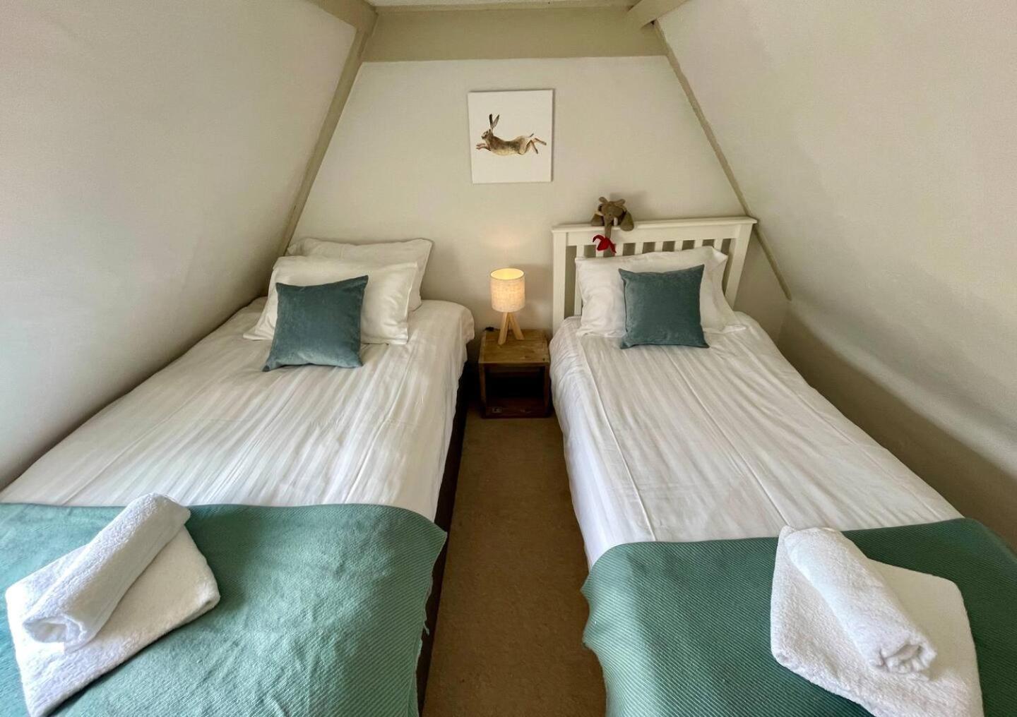 Elegant Oak Beamed House In Pretty Village - Cambridge Homehost Buckden  Exteriör bild