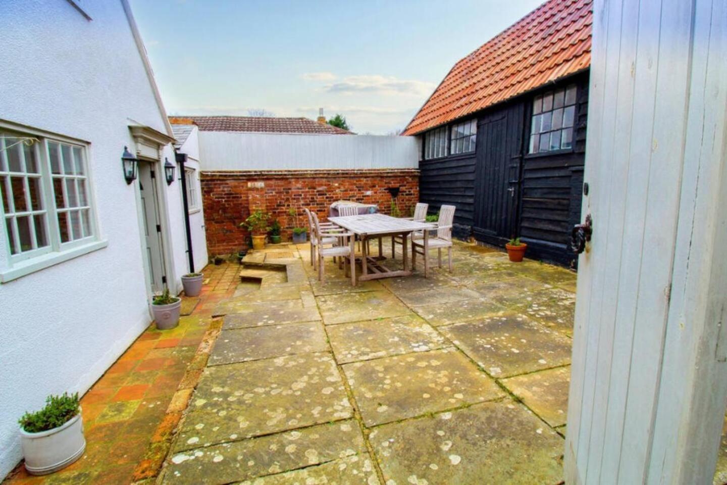 Elegant Oak Beamed House In Pretty Village - Cambridge Homehost Buckden  Exteriör bild