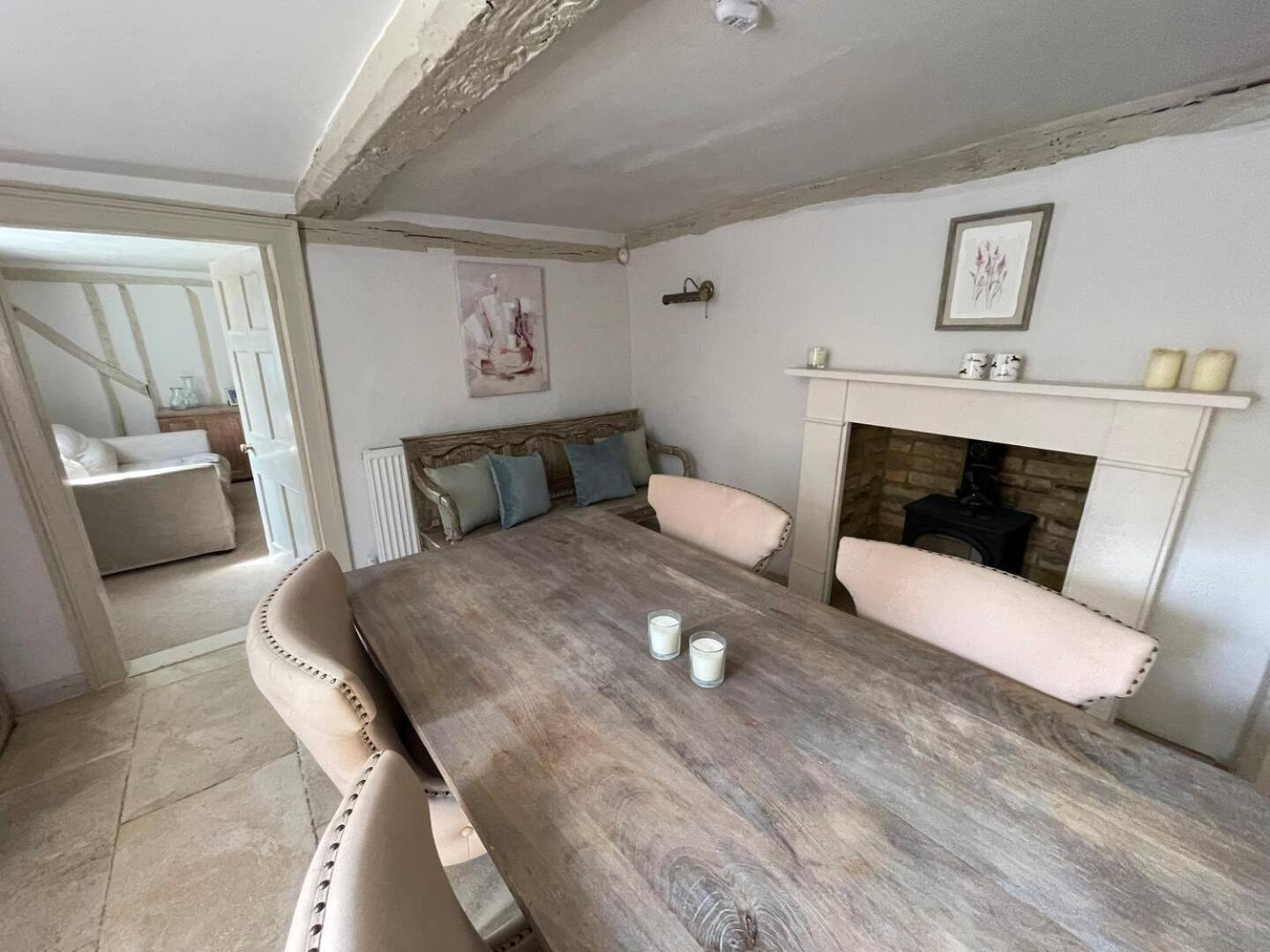 Elegant Oak Beamed House In Pretty Village - Cambridge Homehost Buckden  Exteriör bild