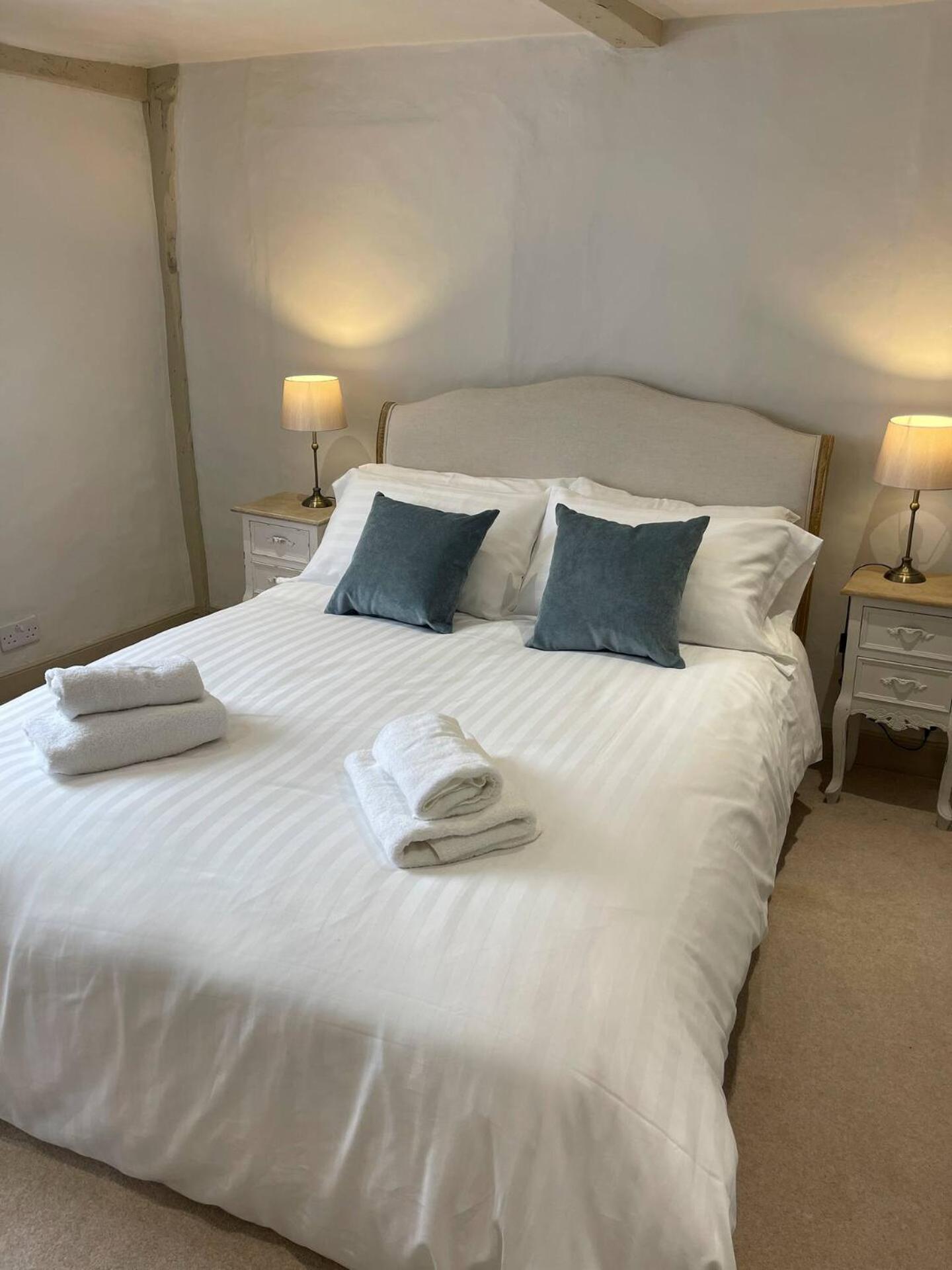 Elegant Oak Beamed House In Pretty Village - Cambridge Homehost Buckden  Exteriör bild