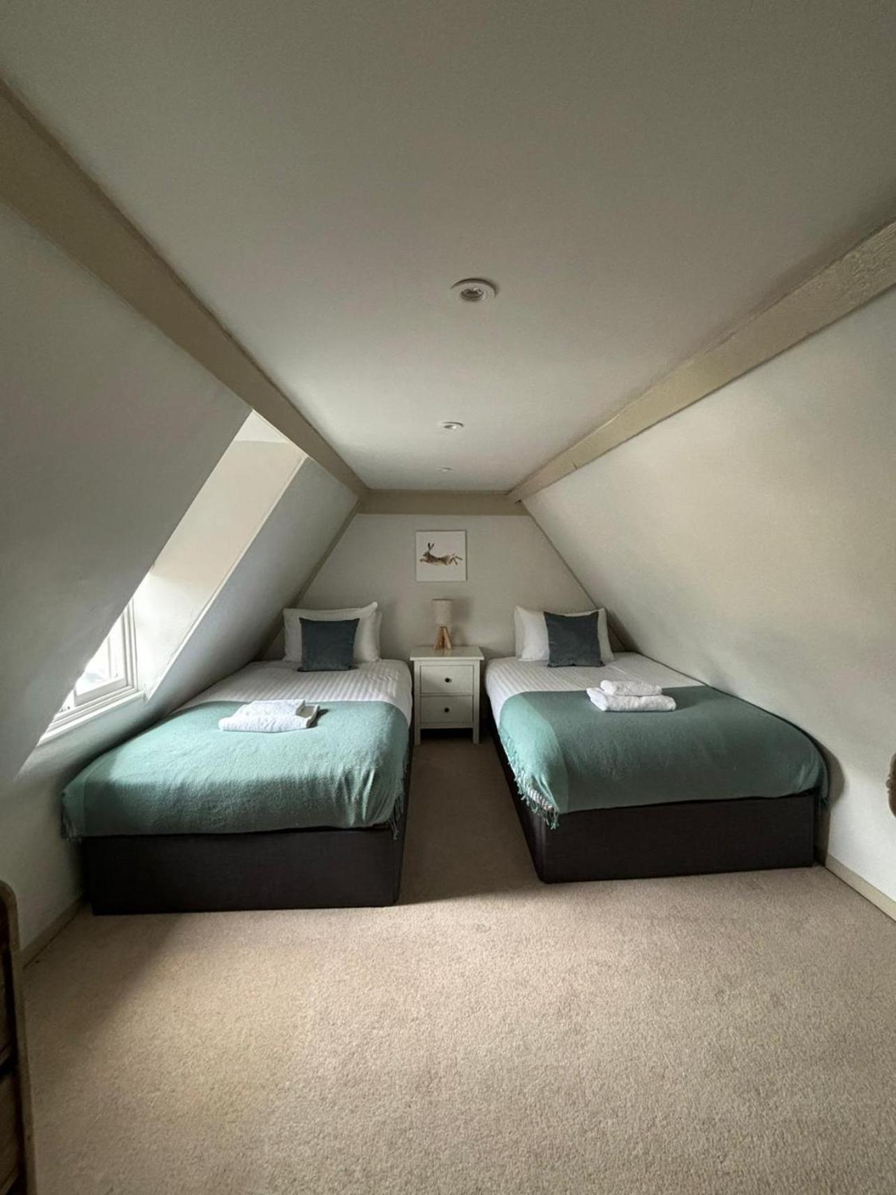 Elegant Oak Beamed House In Pretty Village - Cambridge Homehost Buckden  Exteriör bild