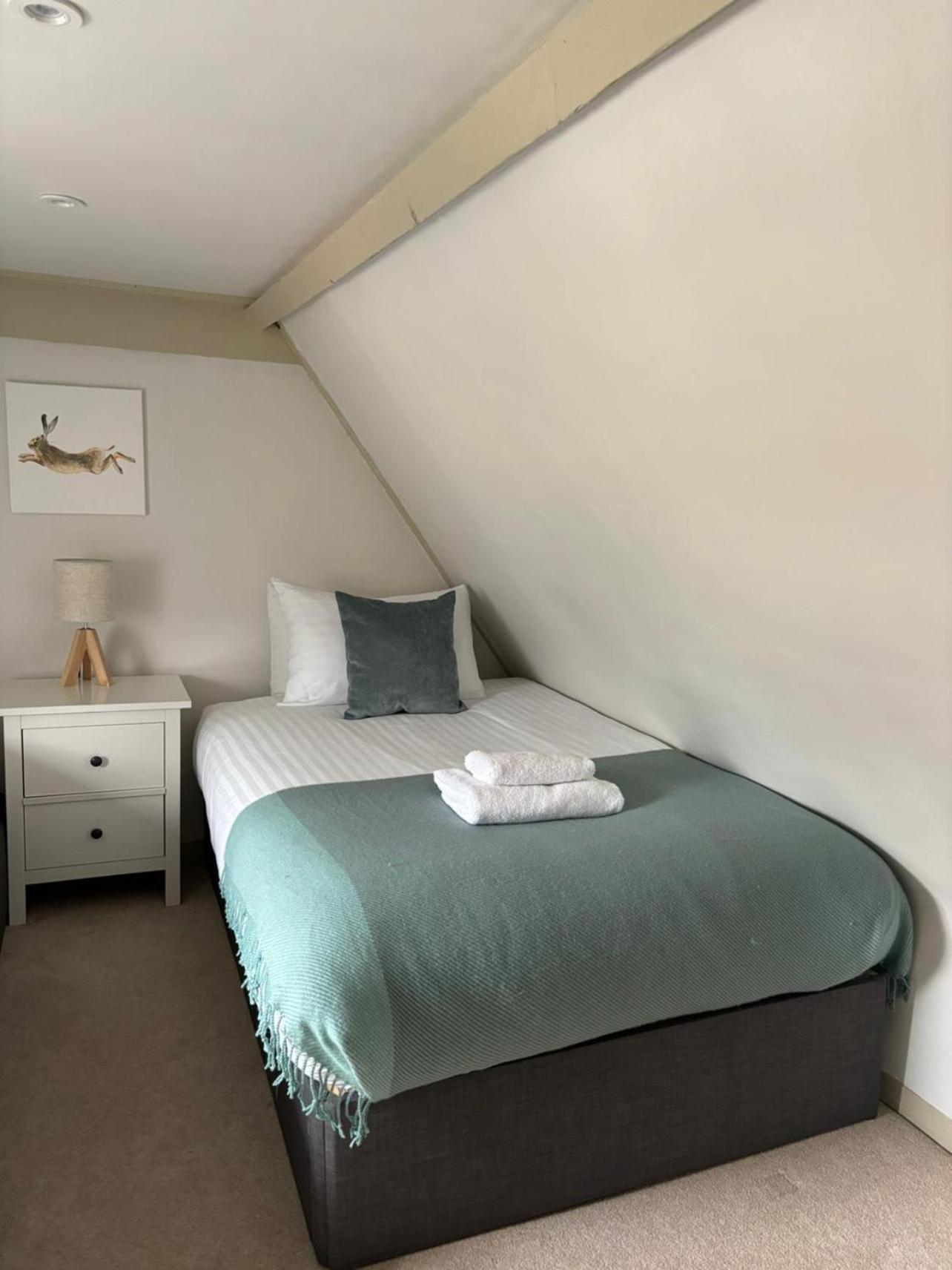 Elegant Oak Beamed House In Pretty Village - Cambridge Homehost Buckden  Exteriör bild